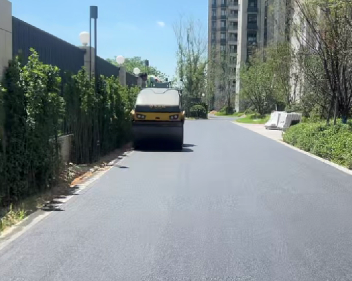 鄭州瀝青路面施工團隊攜手共進，共創輝煌未來